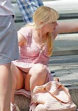 Upskirt Series of a MILF on the street - Upskirt MILF03.jpg