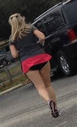 Candid big butt milf jogging 1 of 6 pics