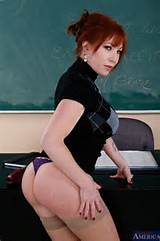 Milf Teacher Strips Nude Big Tits In Sports Asian