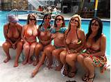 public-flash:Group flash from a MILF vacation